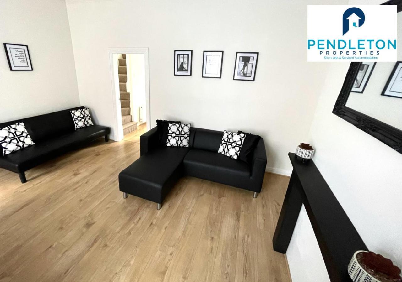 Modern 3 Bed House With Free Parking And Wi-Fi Villa Preston  Bagian luar foto